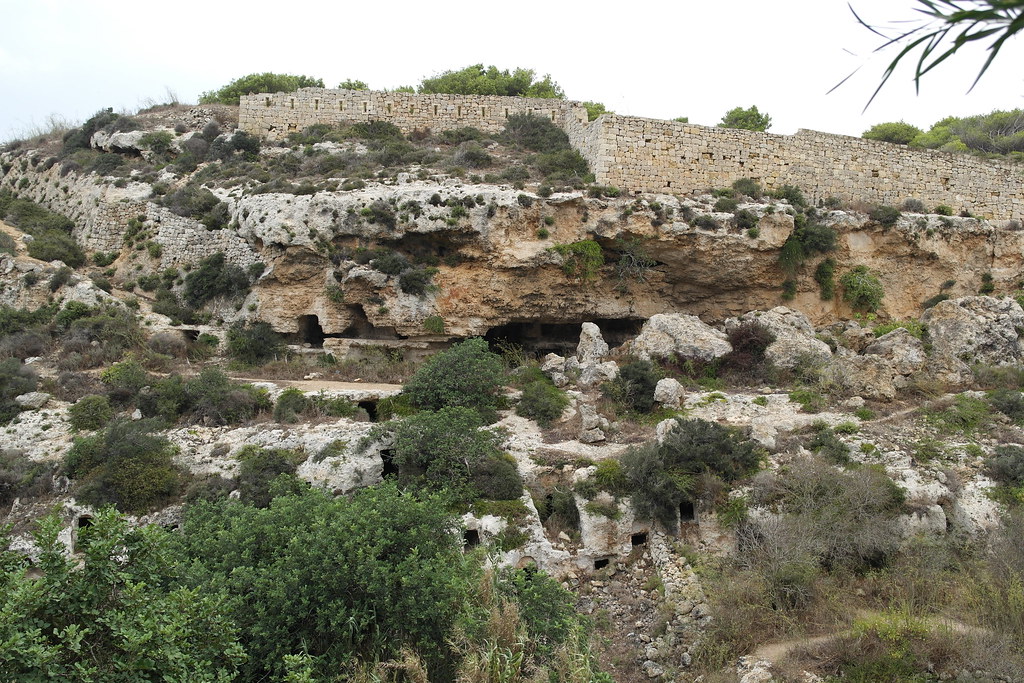 Roman burial tombs at Bingemma