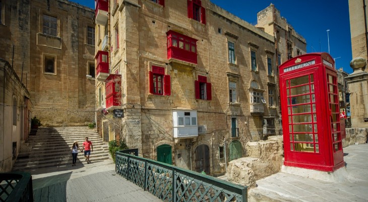 Valletta red balconies
